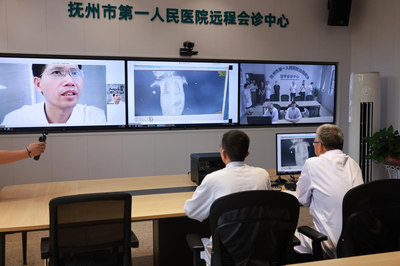 线上问诊，线下关怀 政府开放日引领健康新路径